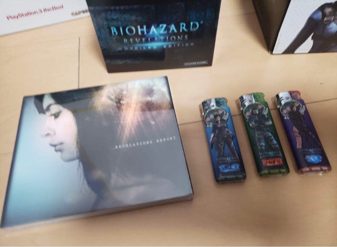 バイオハザード リベレーションズティッシュコミック本ライター時計箱未開封DVD。