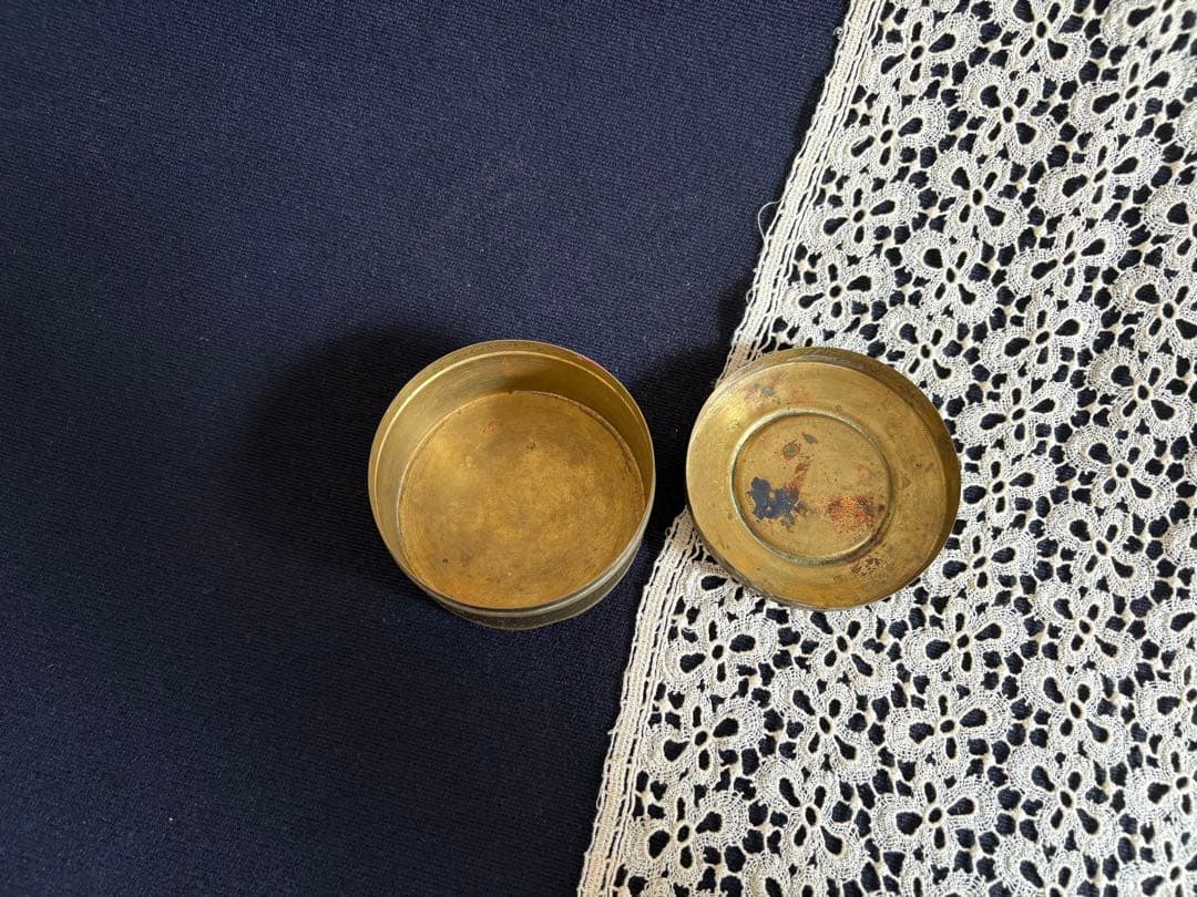 真鍮製パウダーケース　フランス　アンティーク