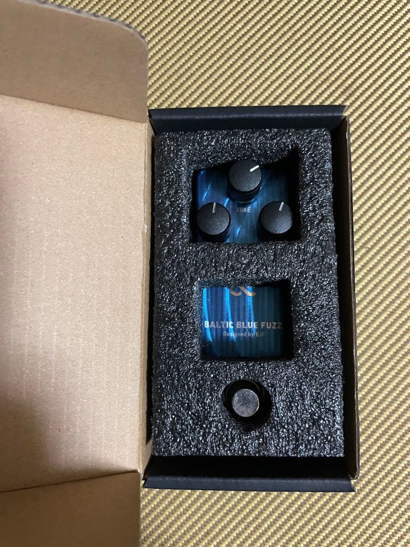 One Control BALTIC BLUE FUZZ ギターエフェクター