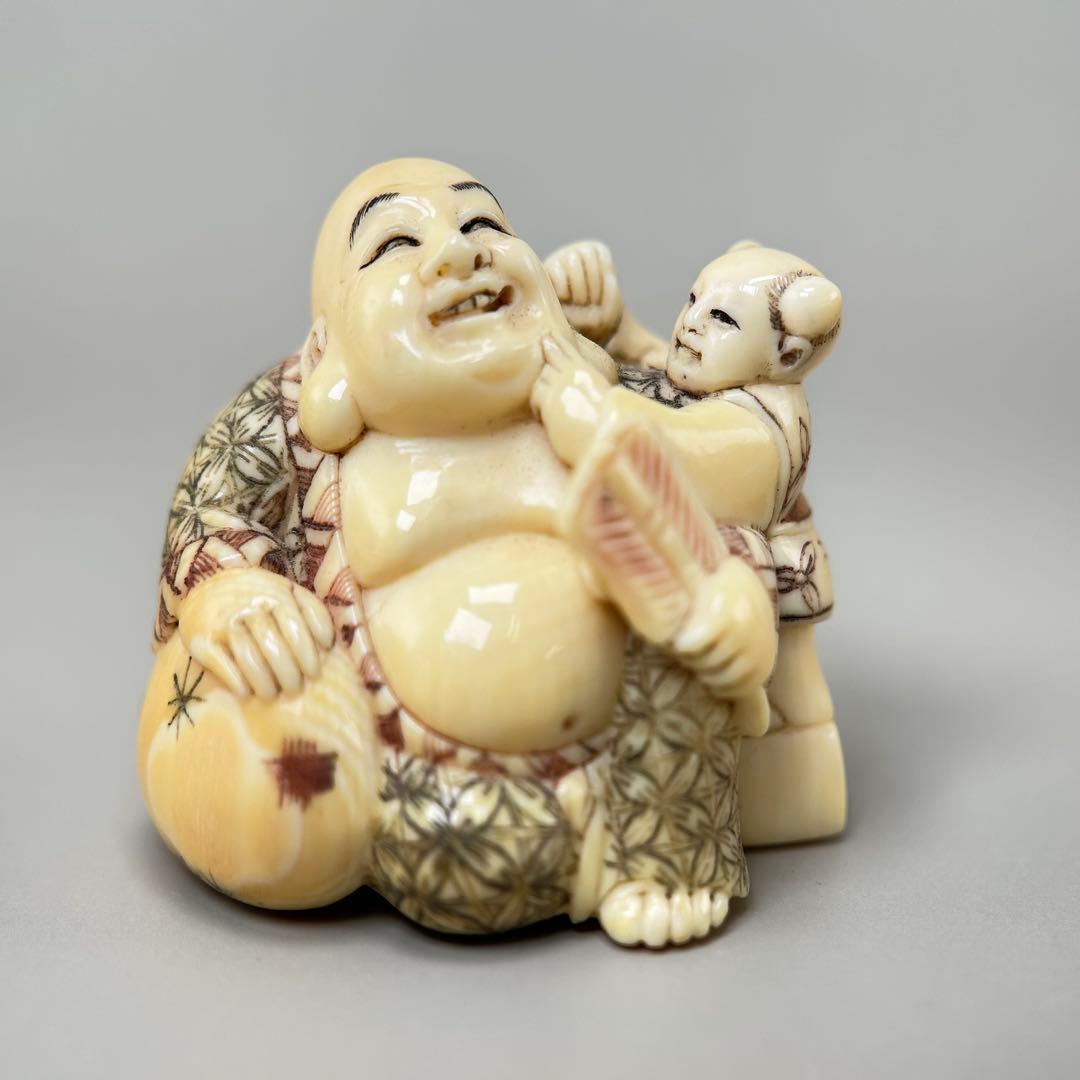 極上　根付　天然素材アンティーク骨董　飾り物　古美術　置物　細密細工　彫刻