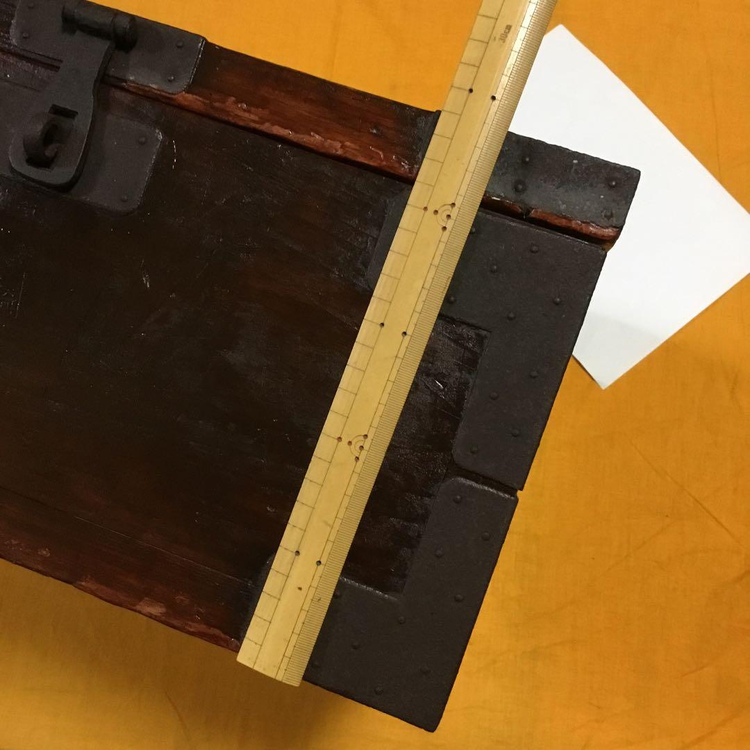 昔の箱です、重いです。　難あり