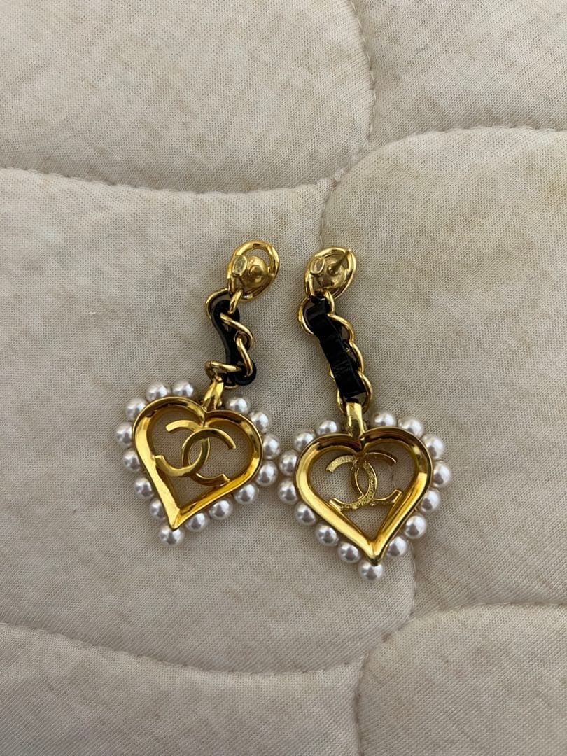 激レア　即完売　CHANEL パール×ハートピアス　お値下げ
