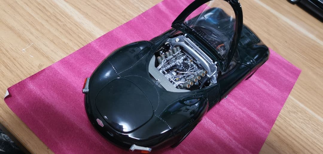 オートアート 1/18　ジャガーXJ13