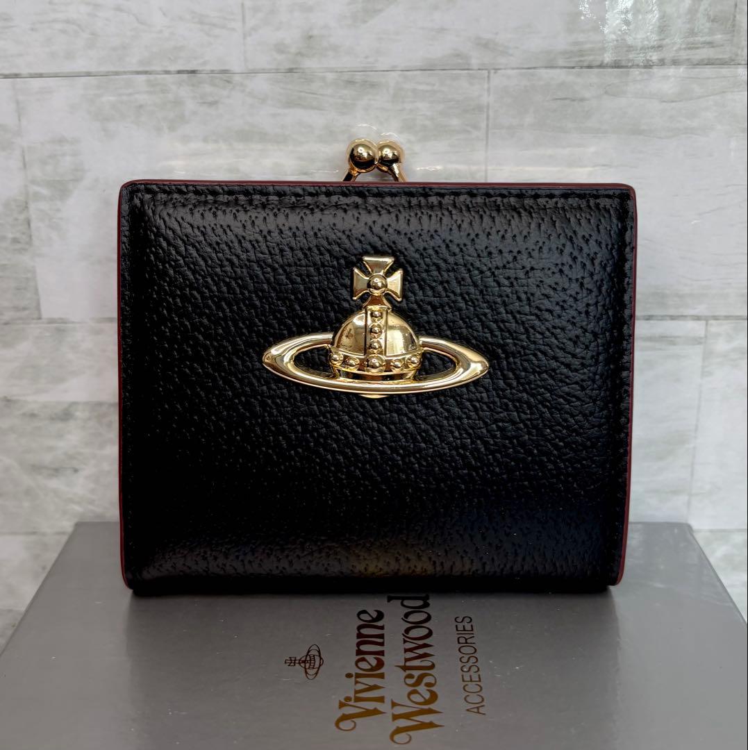 人気のオーブロゴがが映える｜ヴィヴィアンウエストウッド 二つ折り財布 ブラック