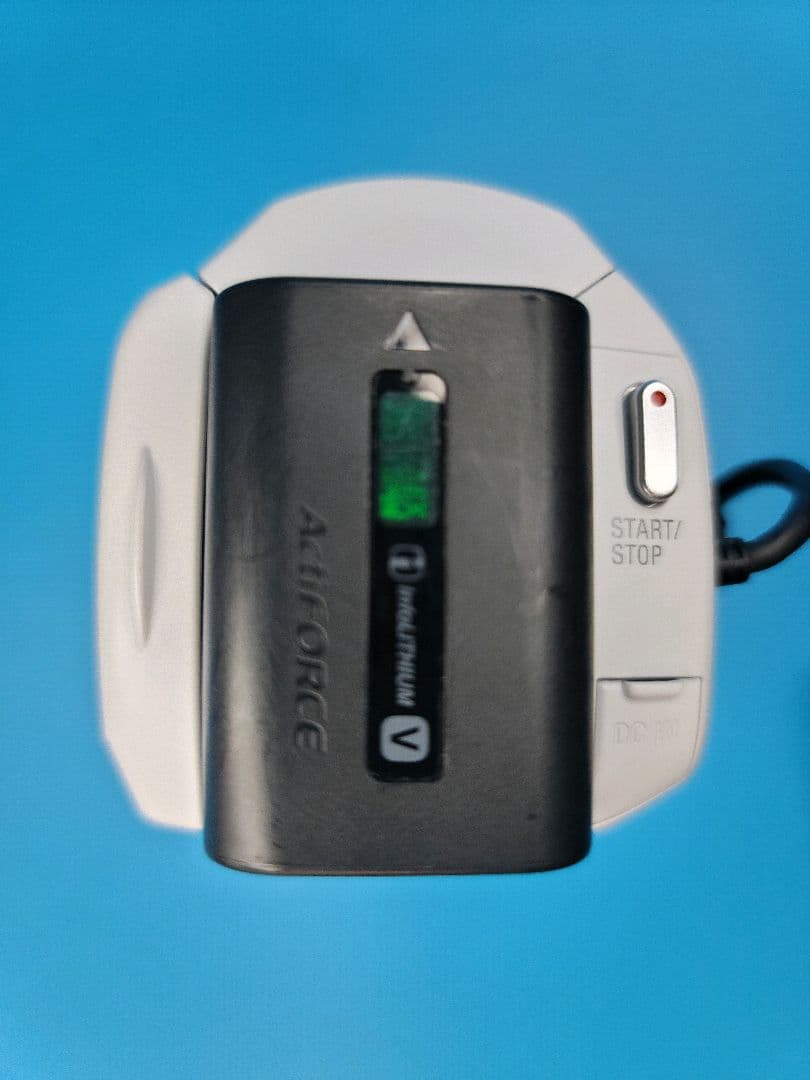 【美品】SONY HDR-CX675（W） 　“新”「空間光学手ブレ補正」