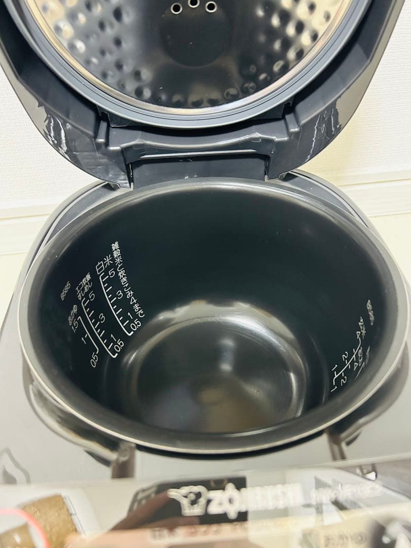 5.5合炊き2023年製NW-VP10E2-BA 象印IH炊飯ジャー 炊飯器