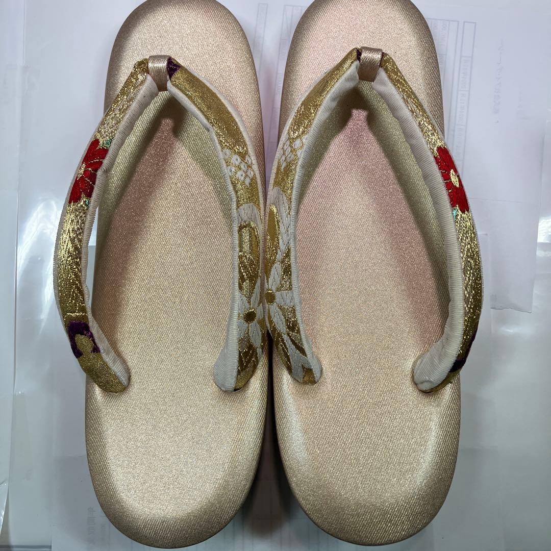 沙織　成人式バッグ 草履セット　金色 花柄刺繍