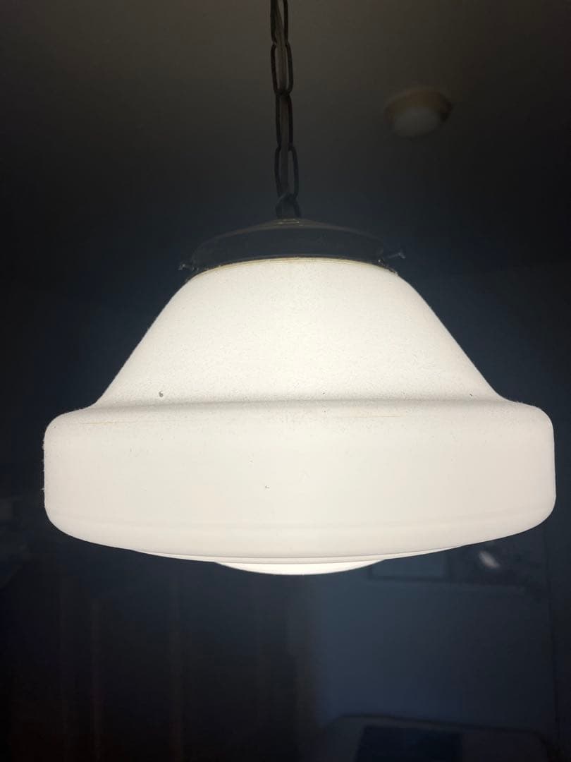 昭和レトロ　ペンダントライト　照明　乳白色　ガラス