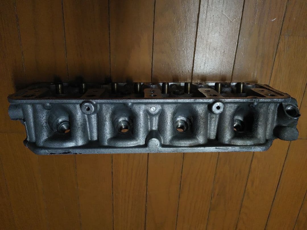 サニートラック　A12型エンジン　ヘッドブロック