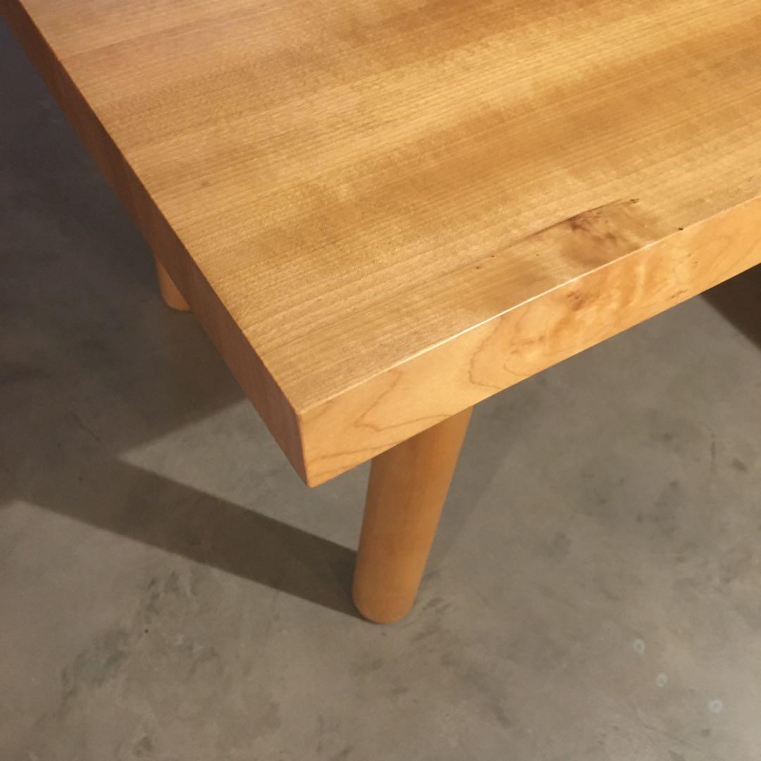 天然耳付きダイニングテーブル　さくら材