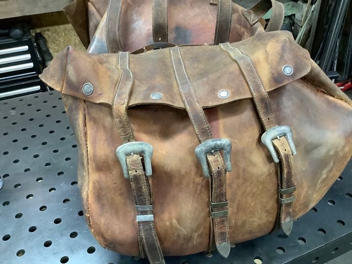 【当時物】　本革サドルバッグ　ナックル　パンヘッド　ショベル