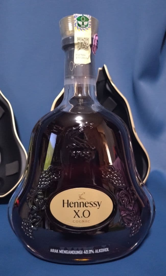 ヘネシーXO 限定品　Jean-Michel Othonvel 700ml