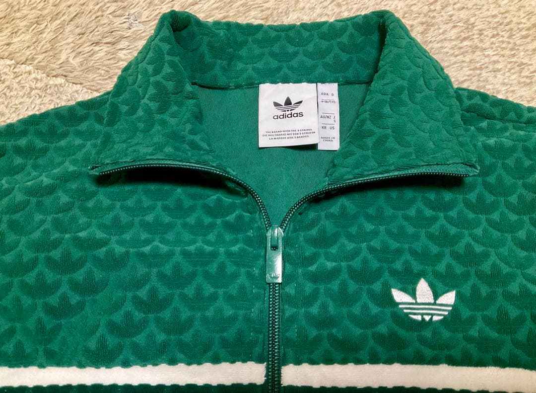 adidas モノグラムセットアップ/カレッジグリーン(上S/下M)