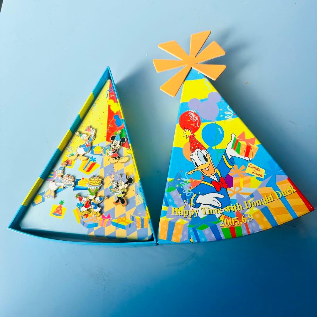 希少 ドナルド 800個限定 バースデー2005年 ピンバッジ ディズニーストア