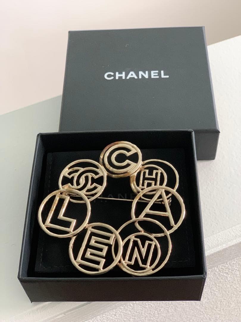 訳あり！CHANELブローチ！大きいブローチ！スタイリッシュ！