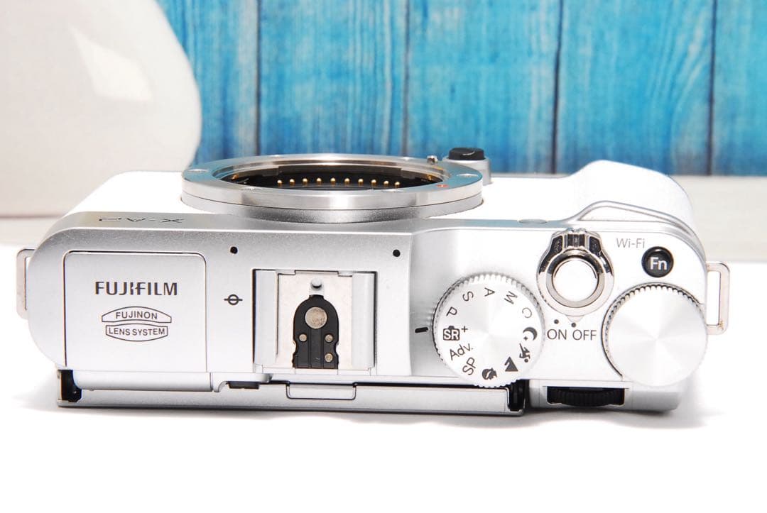 FUJIFILM X-A2 富士フイルムの発色を楽しめる入門機 Wi-Fi