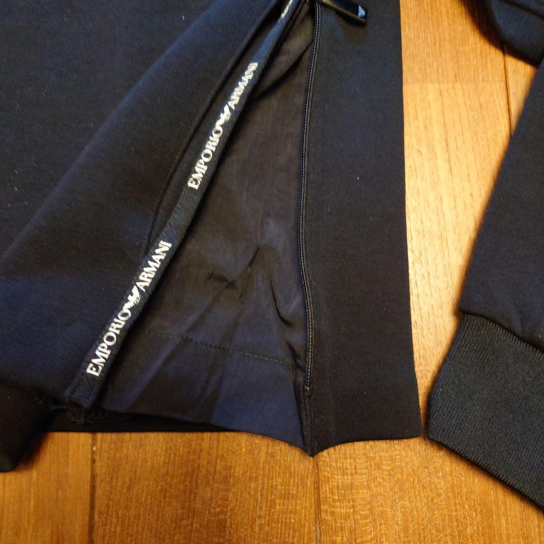 エンポリオアルマーニ　キッズ黒トレーナー１４Ａ(166CM)