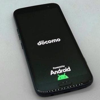【ほぼ新品】docomo F-53E らくらくスマートフォン本体 ネイビー