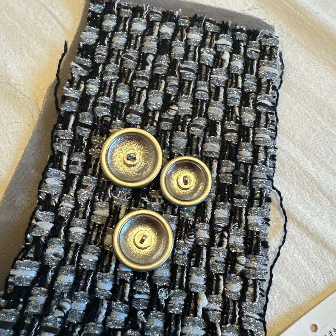 シャネル　ツイード ボタン