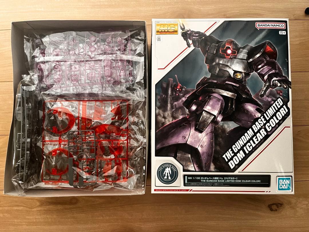 MG 1/100 ガンダムベース限定　ドム【クリアカラー】