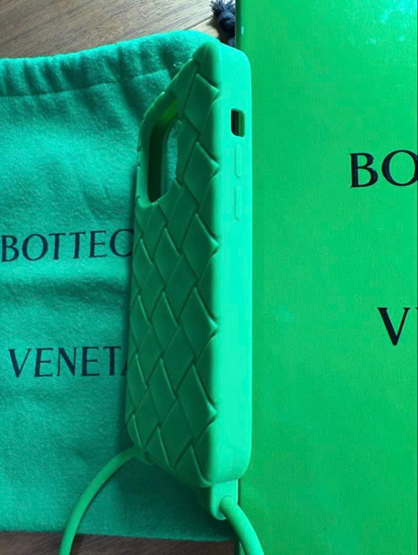 ボッテガべネタ ストラップテックラバー ケース iphone 14 Pro