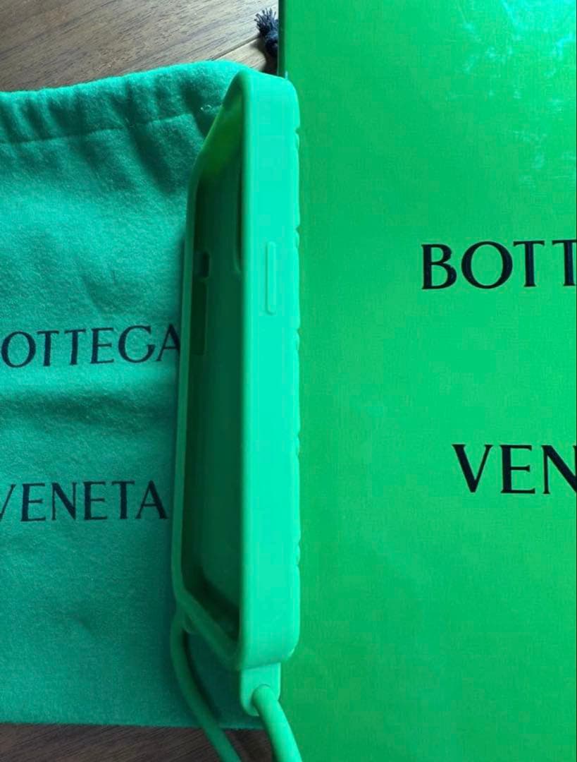 ボッテガべネタ ストラップテックラバー ケース iphone 14 Pro