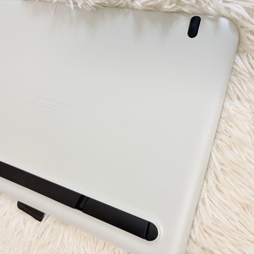 Wacom One 13 DTC133 ペンタブ