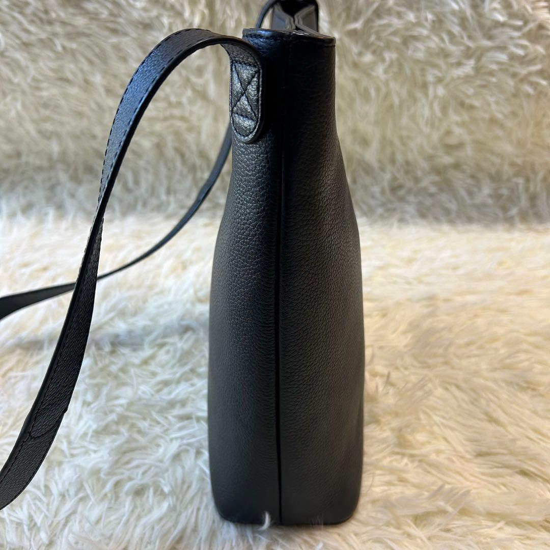 極美品　CLASKA クラスカ　シンプルレザーショルダーバッグ　斜めがけ　黒