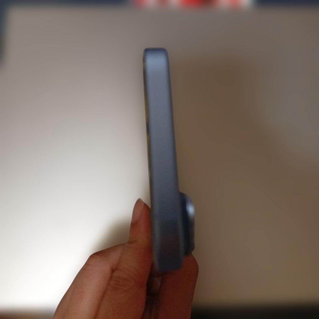 iPhone17 SIMフリー　256GB　美品　ミストブルー