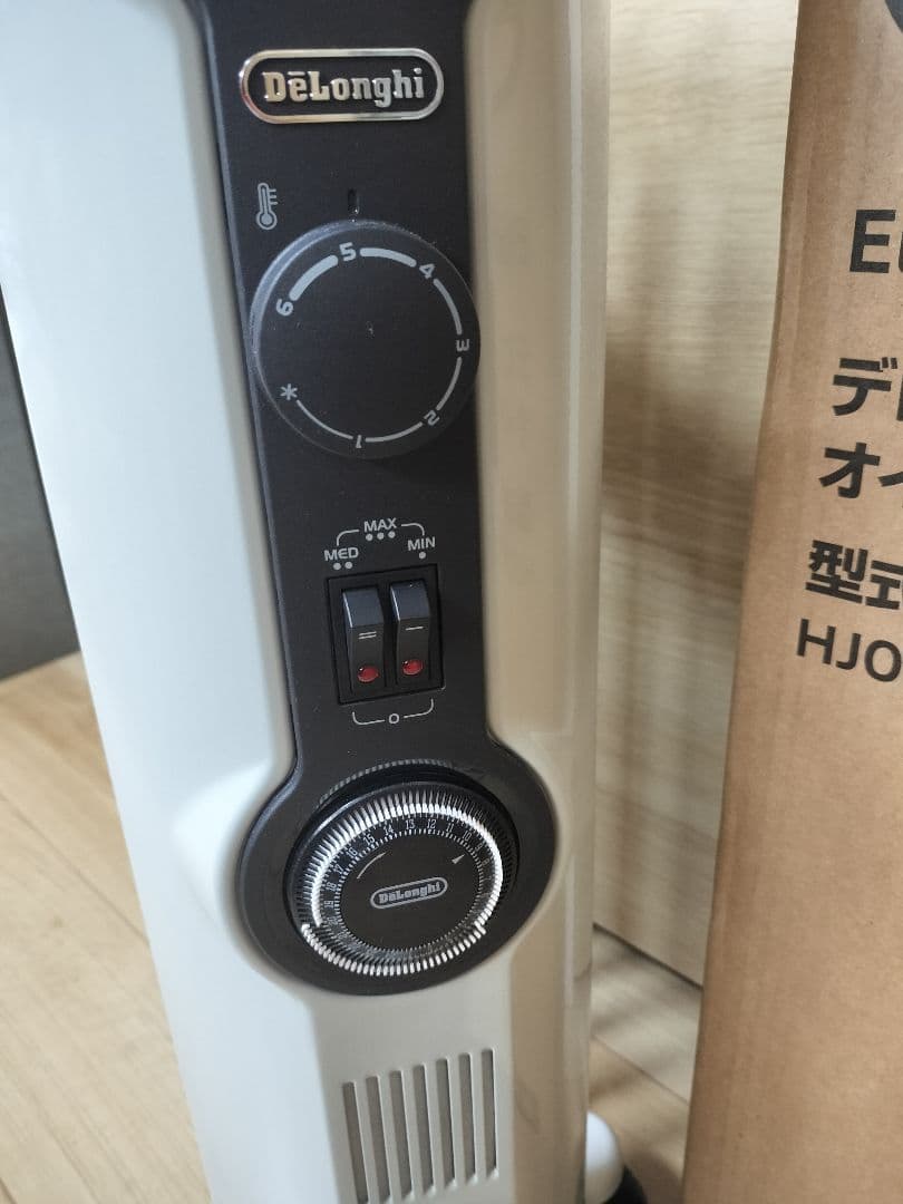 【箱、説明書あり】デロンギ　オイルヒーター　HJ0812-BK