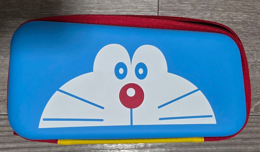 Nintendo Switch 本体【目立ったキズなし・動作良好・ケース付き】