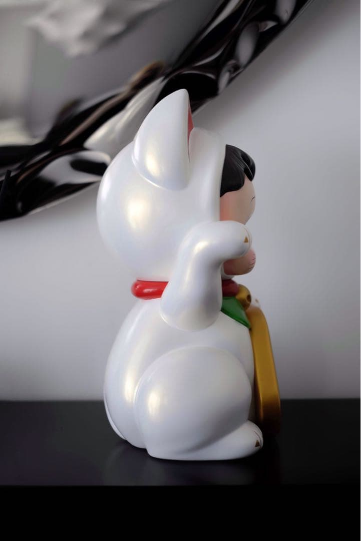 純情・招き猫　真珠光沢エディション　ラッキーキャット　　フィギュア　おもちゃ