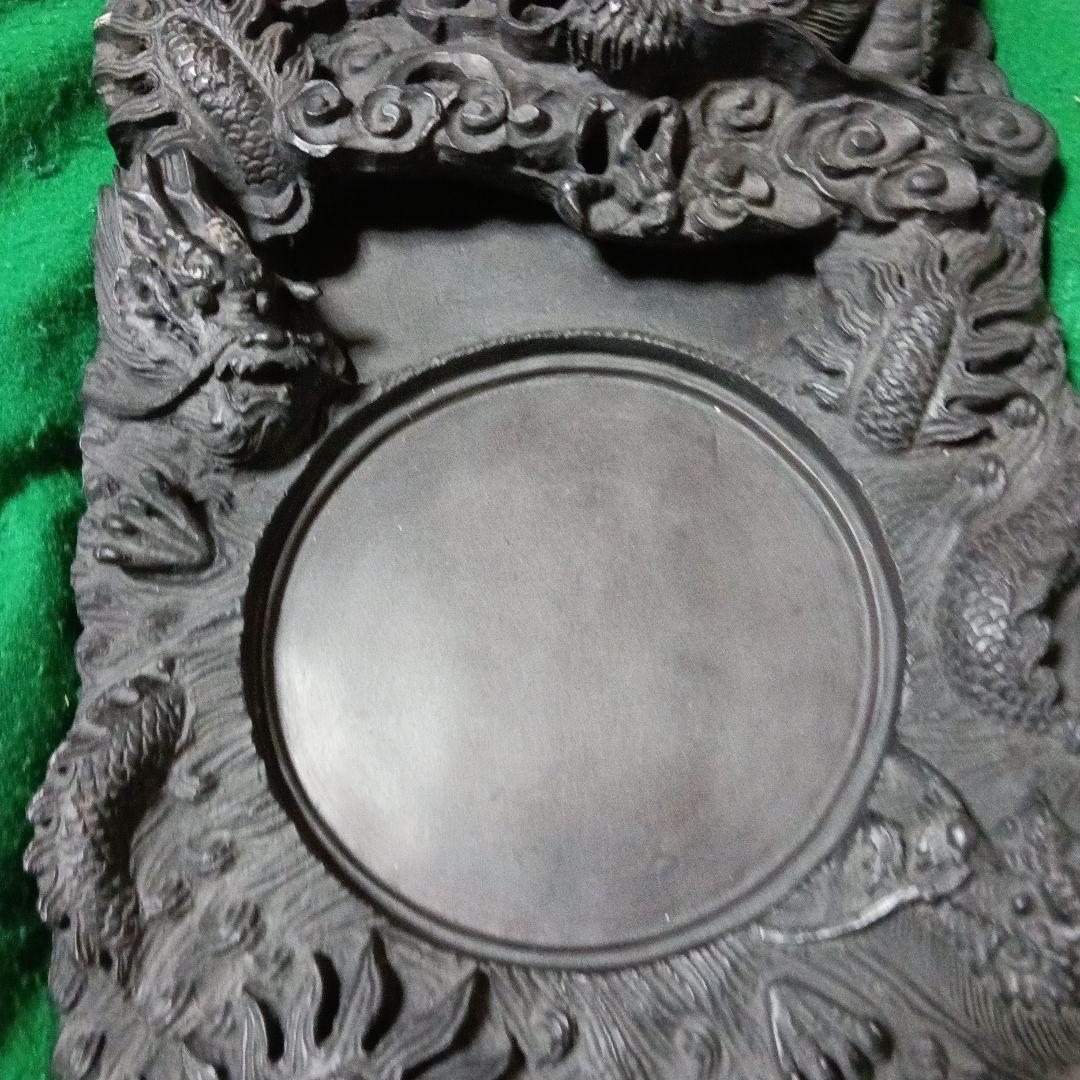 中国端渓宋坑？の天然石硯、迫力ある素晴らしい龍の彫刻、裏面に由来？の碑文、特大