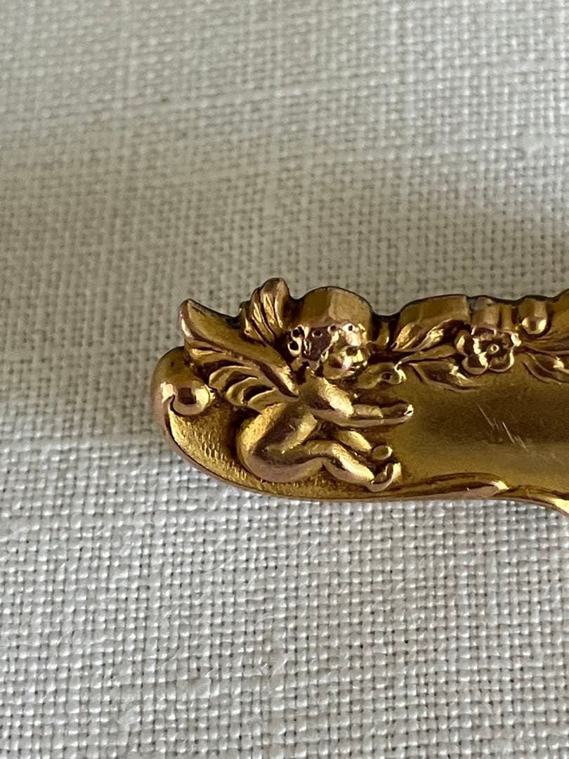 フランスヴィンテージ　天使とバタフライのブローチ　アールヌーボー