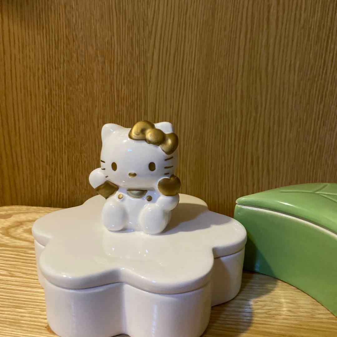 ハローキティ　陶器　小物入れ