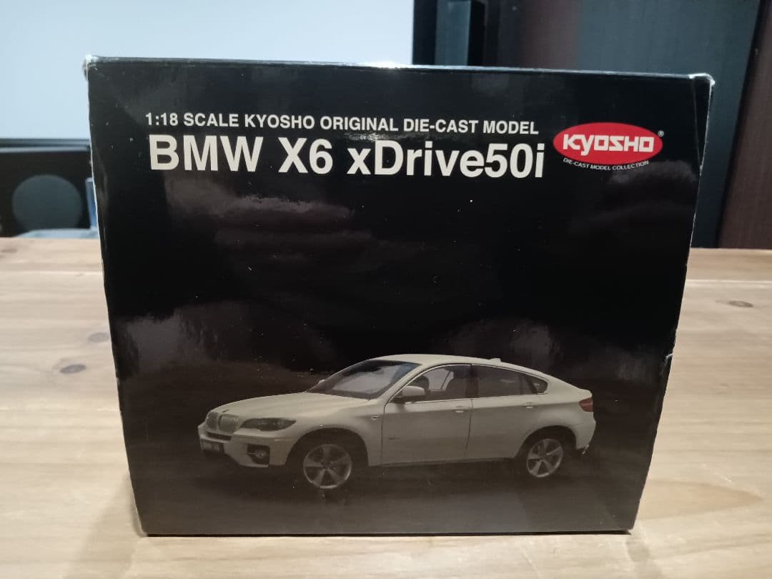 1/18 京商　BMW X6 xDrive 50i ミニカー　ホワイト