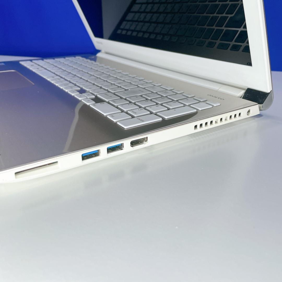 Windows11✨ブルーレイ&快速SSD✨東芝ゴールドノートパソコン薄型カメラ