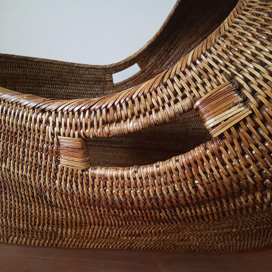 丸みを帯びたラタン製 ベビーベット アンティーク