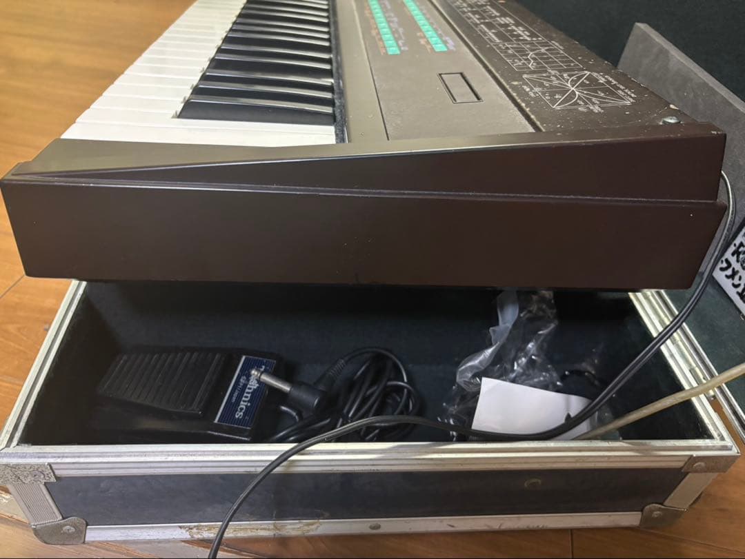 YAMAHA DX7 シンセサイザー　ハードケース付