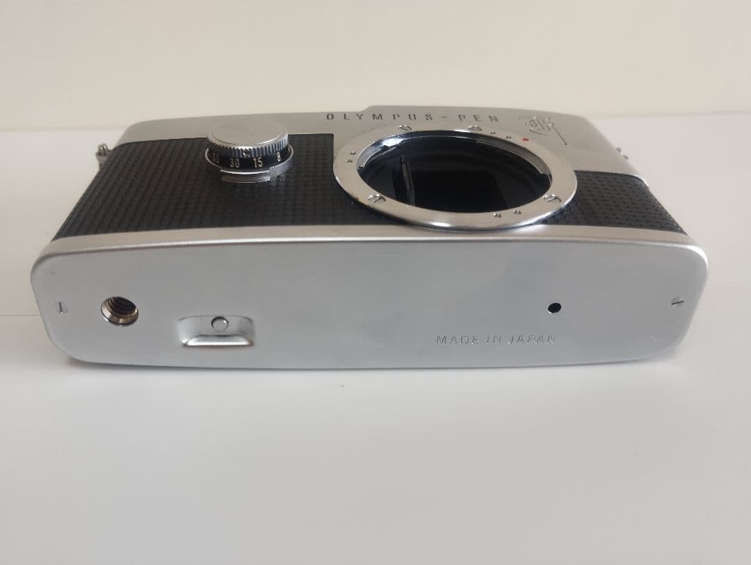 OLYMPUS PEN Fカメラ＆F.ZuikoAuto-S＆フィルム3個付き♪