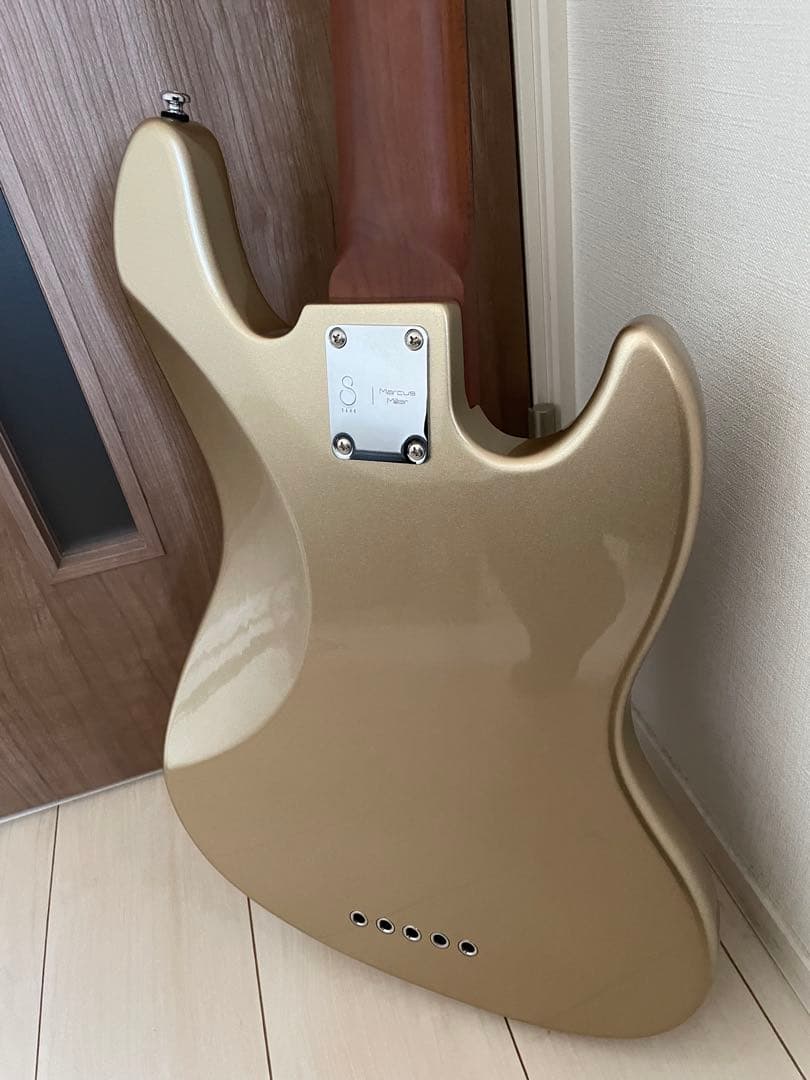 sire 5弦ベース　レフティ