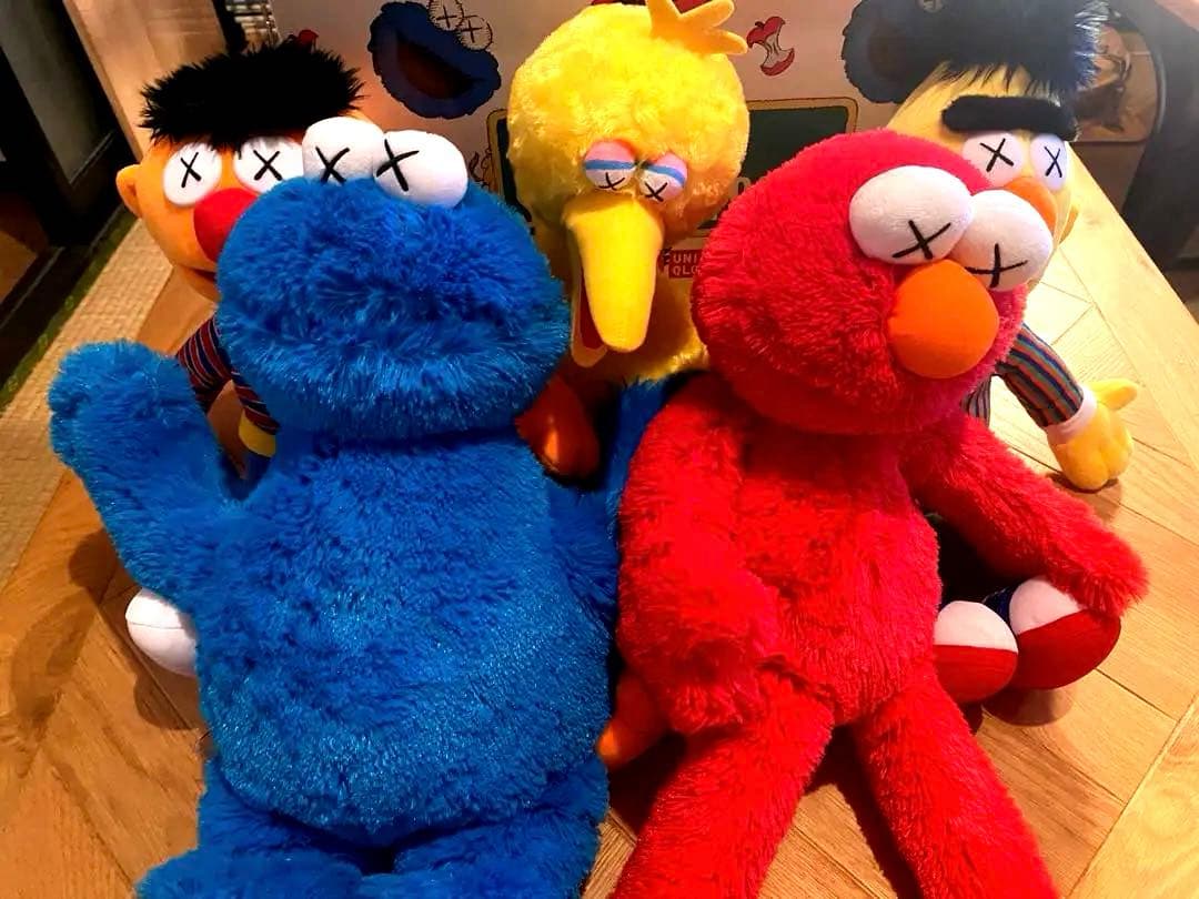 UNIQLOxKAWSxセサミストリート コンプリートボックス(タグ付/箱有り)