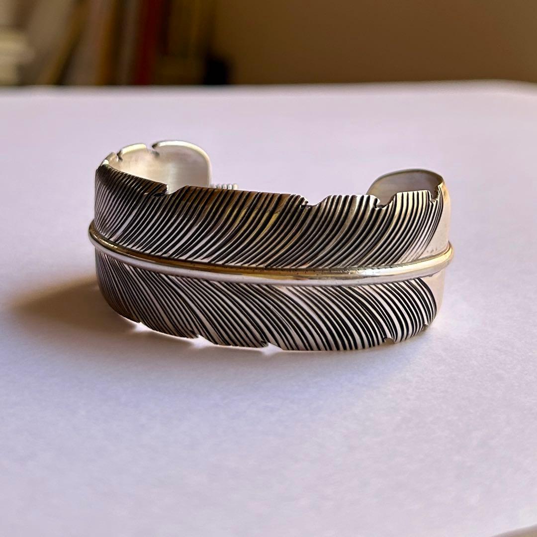 ナバホ族 ハーヴィーメイス フェザーバングル