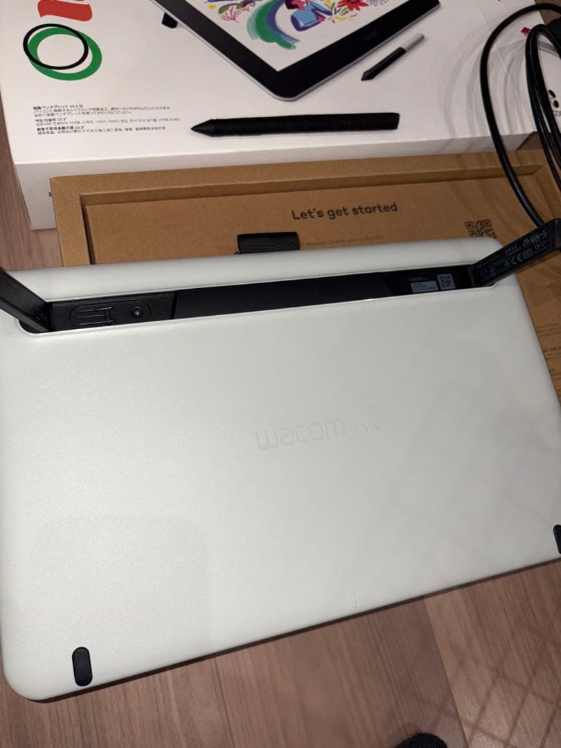 液晶ペンタブレット本体Wacom One 13 DTC133W0D 鉛筆ペン付き