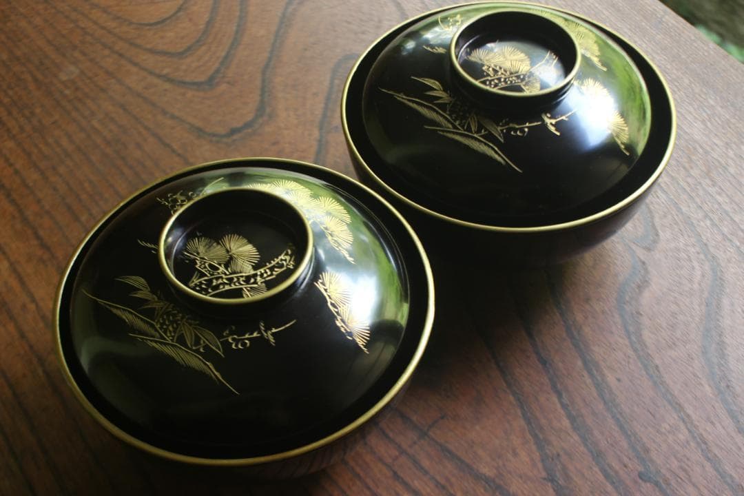 デッドストック！時代金縁黒漆に優美な松竹場沈金のお椀2点（検輪島塗蒔絵椀雑煮椀