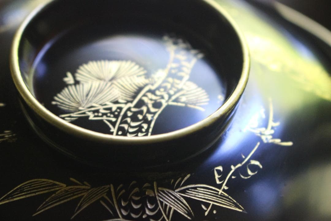 デッドストック！時代金縁黒漆に優美な松竹場沈金のお椀2点（検輪島塗蒔絵椀雑煮椀