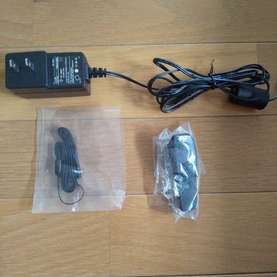 ICOM ID-52 無線機 本体と付属品