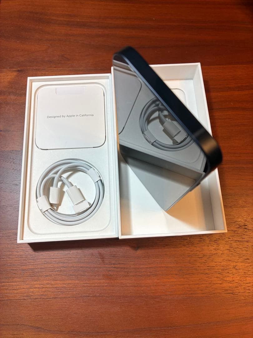 iPhone 12 ブラック64GB 【バッテリー81%】本体 充電ケーブル付き