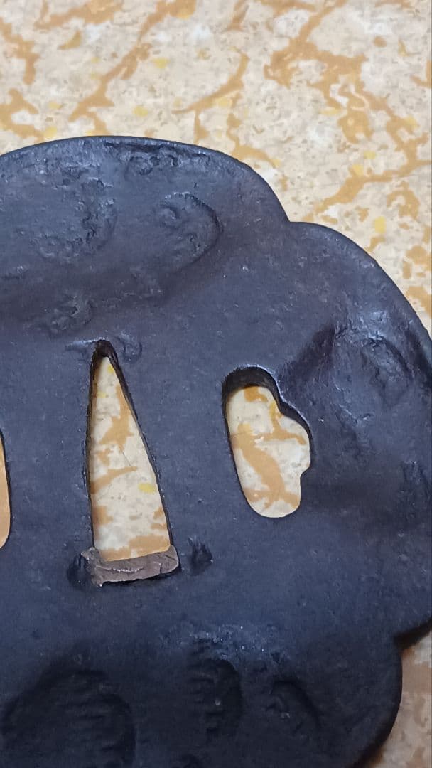 時代物　天法鍔　鉄地　木瓜形　文字打込図　 鉄鍔　 刀装具