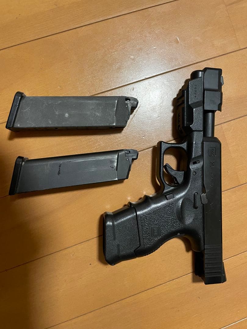 Glock ガスガン ブラック 2マガジン付き